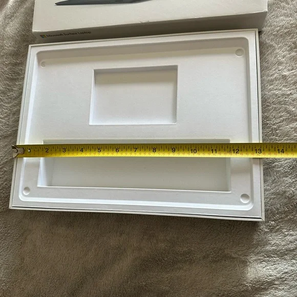 Microsoft Surface laptop box - Picture 6 of 8